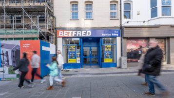 Inversión inmobiliaria en Bangor Betfred LL57 1UL - 001