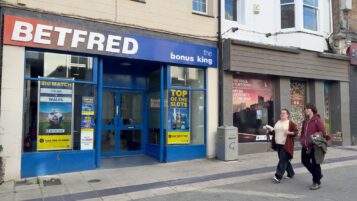 Inversión inmobiliaria en Bangor Betfred LL57 1UL - 002