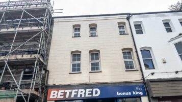 Inversión inmobiliaria en Bangor Betfred LL57 1UL - 012
