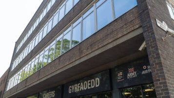 Wrexham Halkyn House property investment LI11 1LS - 003