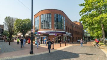 Wrexham Natwest bank property investment LI11 1LS - 001