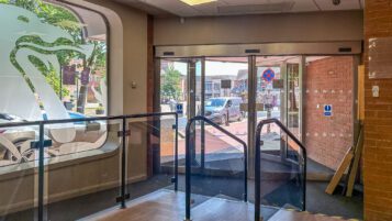 Wrexham Natwest bank property investment LI11 1LS - 013